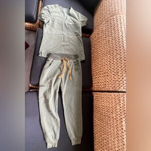 Figs Olive Green Women’s Set